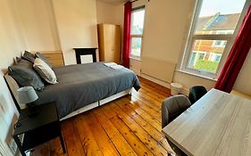 Delightful Room By Gloucester Road