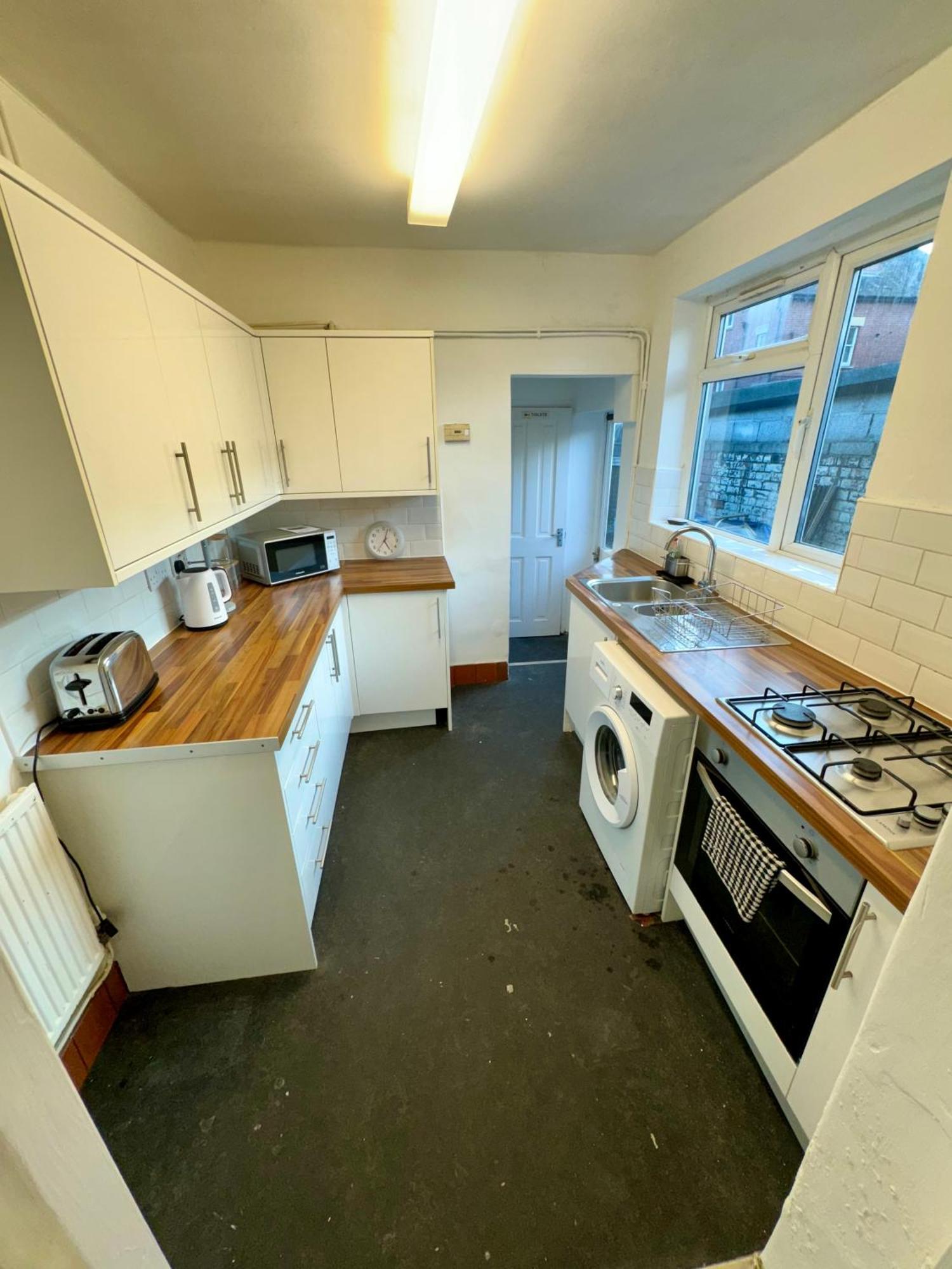 Delightful Room By Gloucester Road Bristol Exterior photo